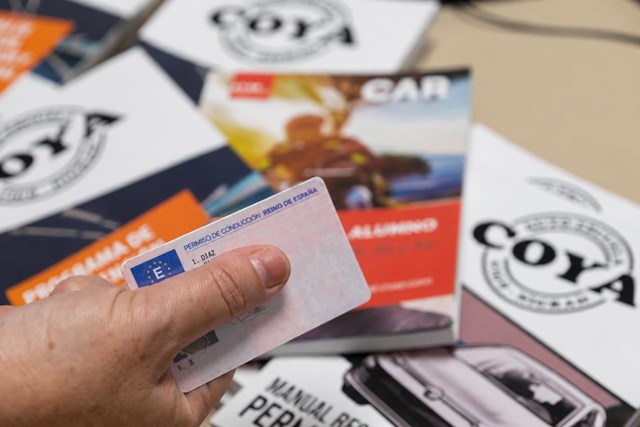 Recupera tu carnet en un solo fin de semana: curso de recuperación de puntos en Vigo - Imagen 1